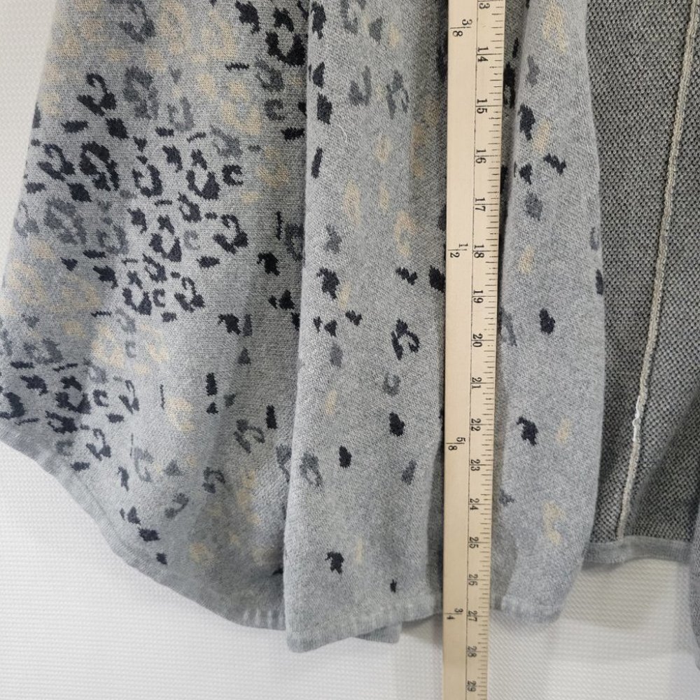 CAbi Gigi Gray Tan Leopard Cape Wrap Shawl Animal Print - Picture 8 of 11